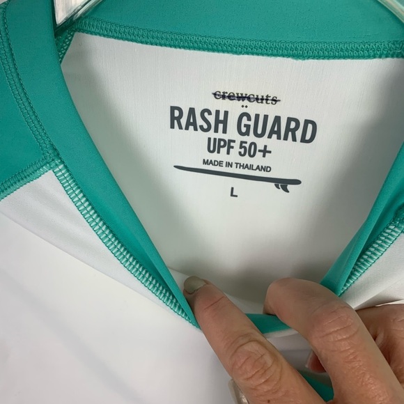 NWT Crew Cuts Boys LARGE Kids' long-sleeve rash guard with UPF 50+ WHITE GREEN - Picture 5 of 6